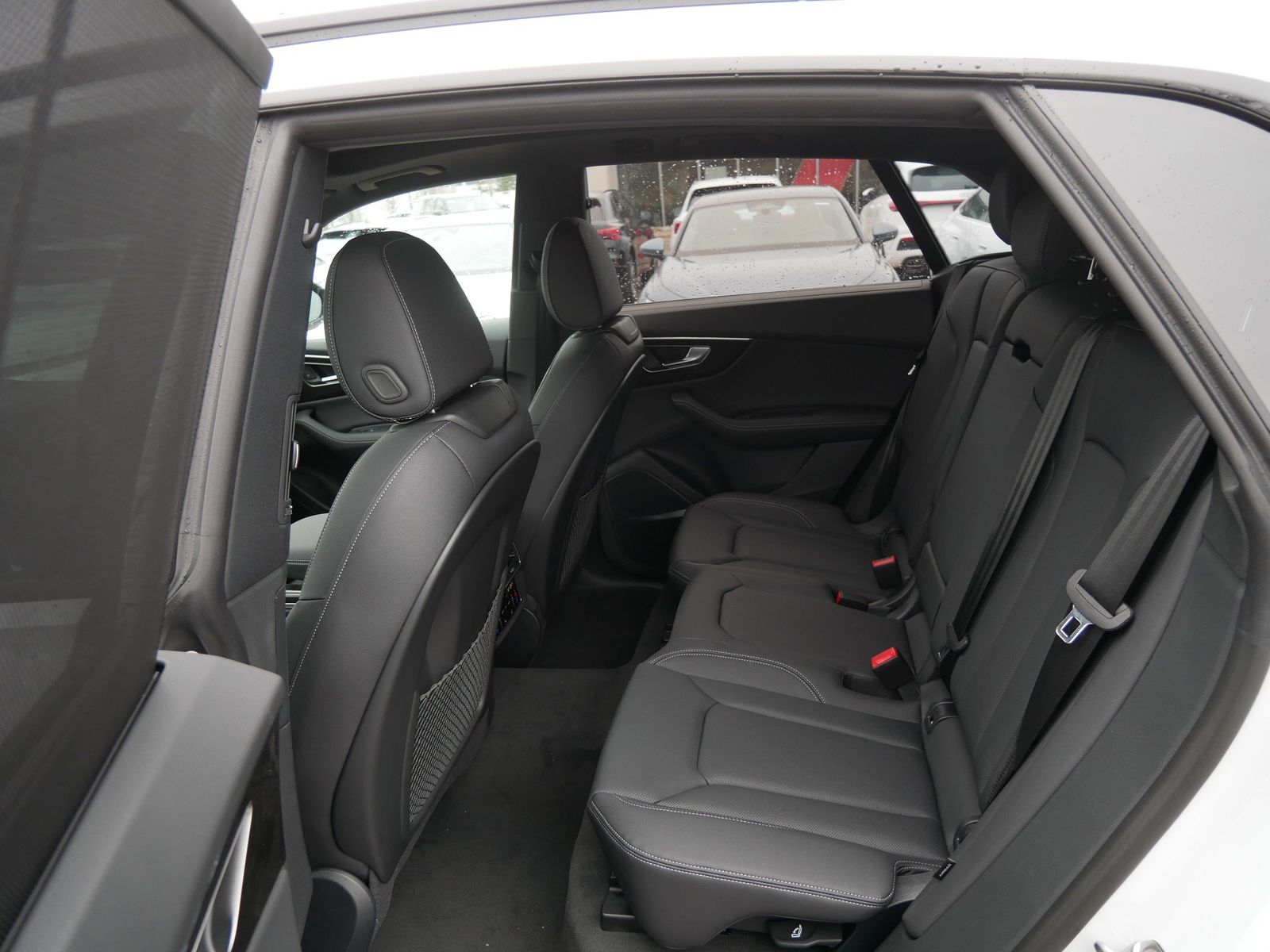 Thumbnail: 2026 Audi Q8 - 10