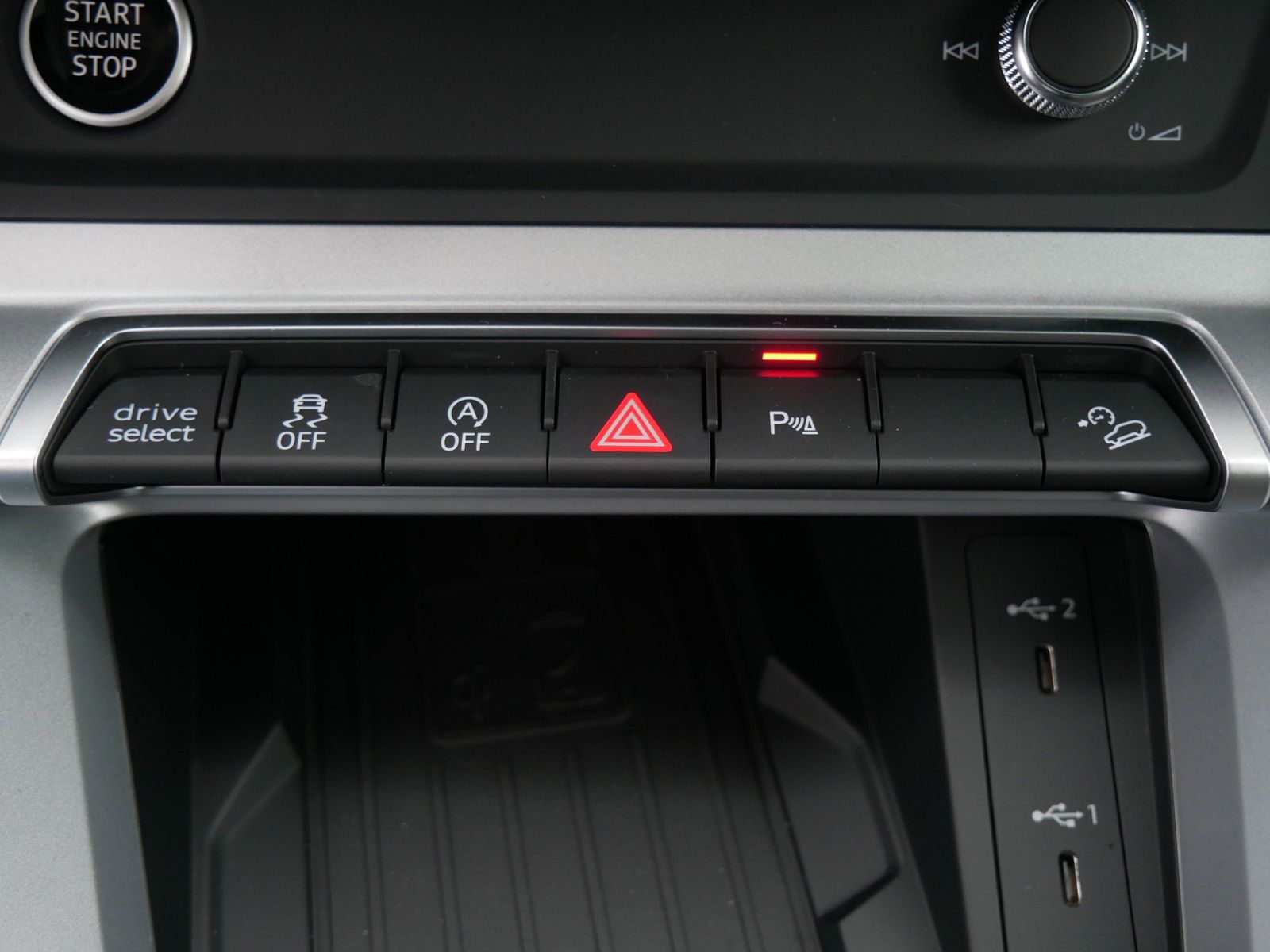 Thumbnail: 2025 Audi Q3 - 22