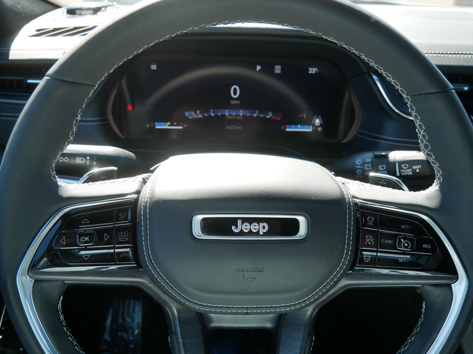 Thumbnail: 2023 Jeep Grand Cherokee L - 28