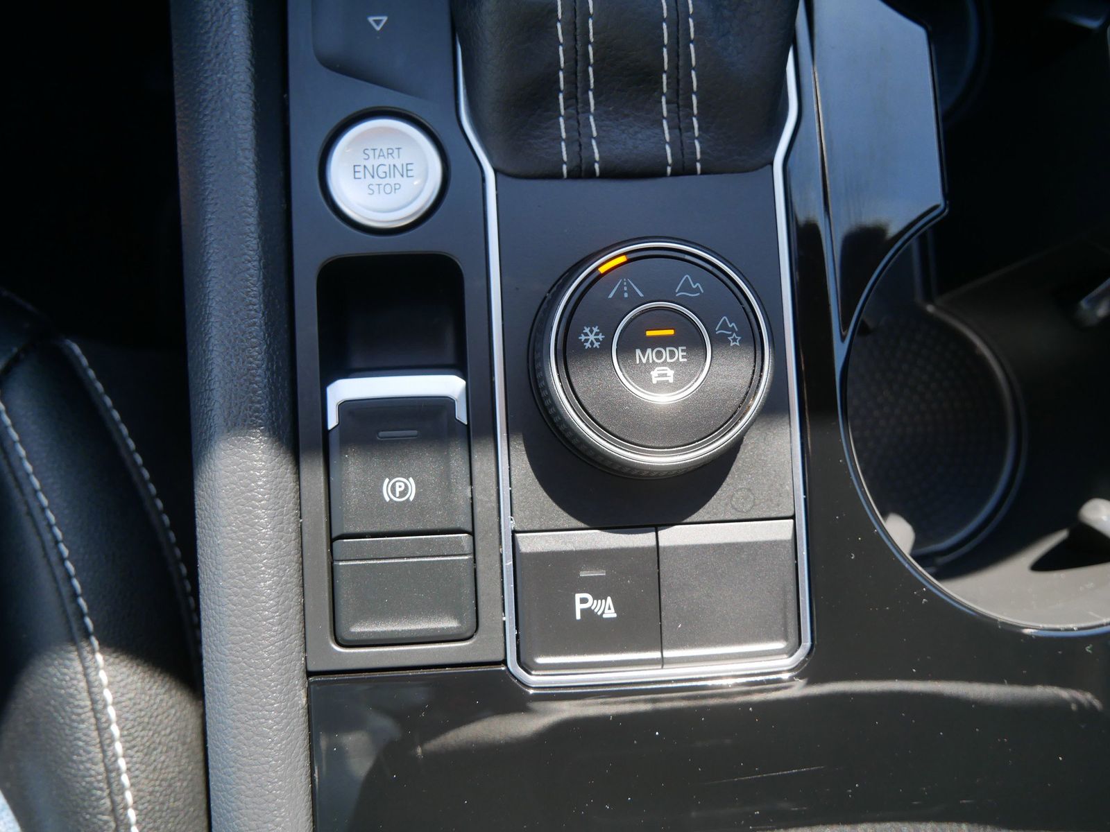 Thumbnail: 2023 Volkswagen Atlas - 17