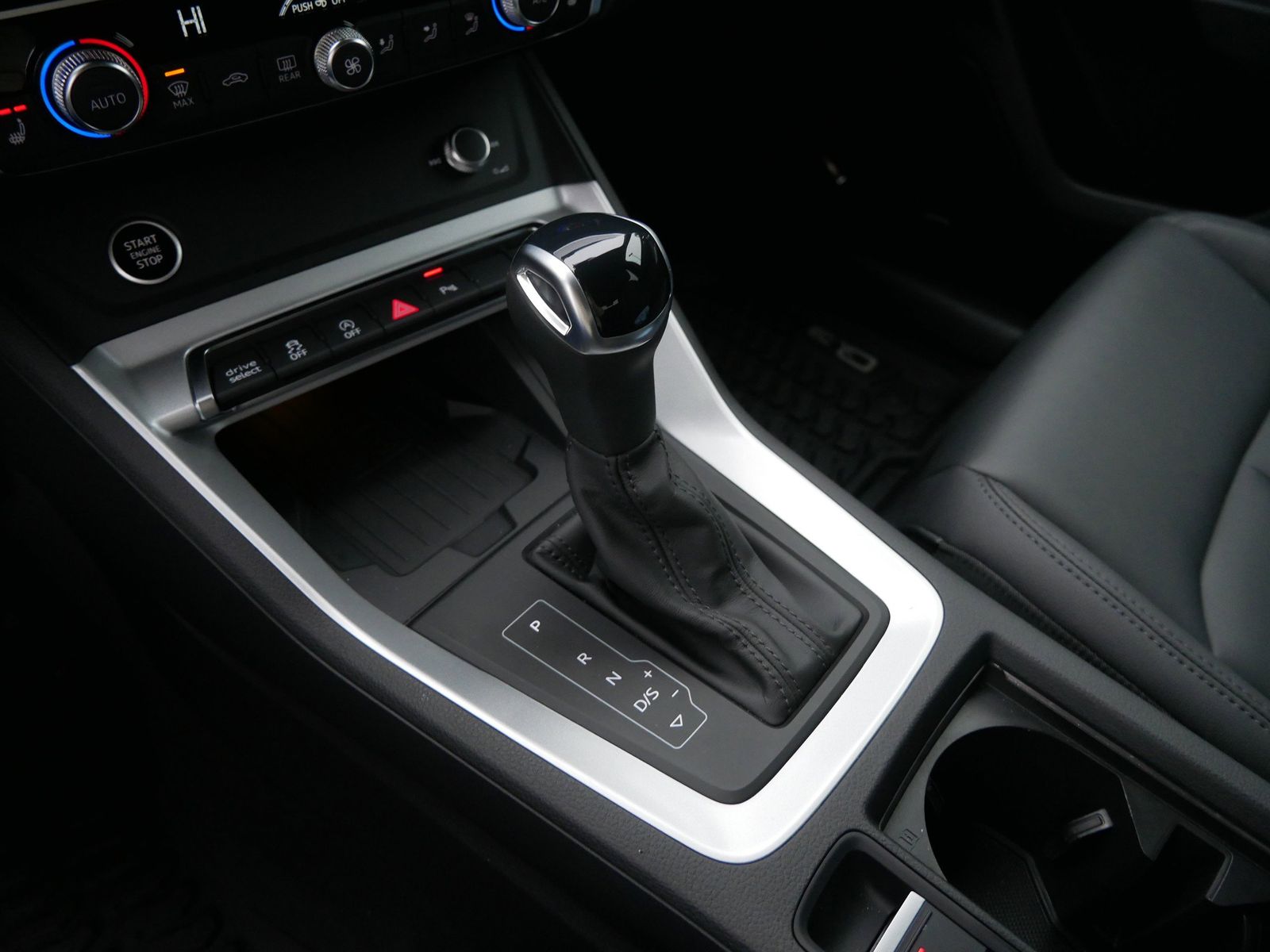 Thumbnail: 2025 Audi Q3 - 23