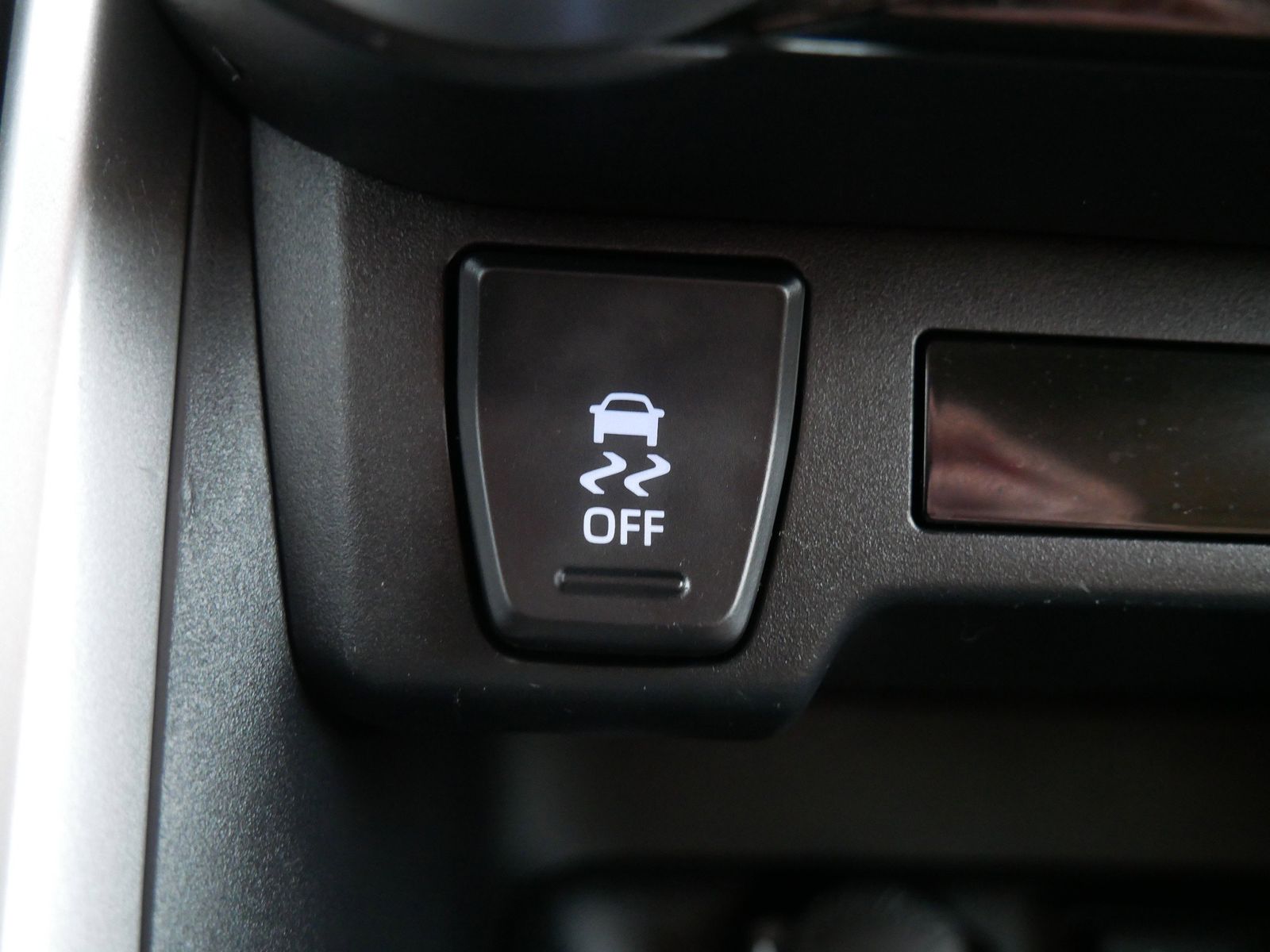 Thumbnail: 2019 Toyota RAV4 - 20