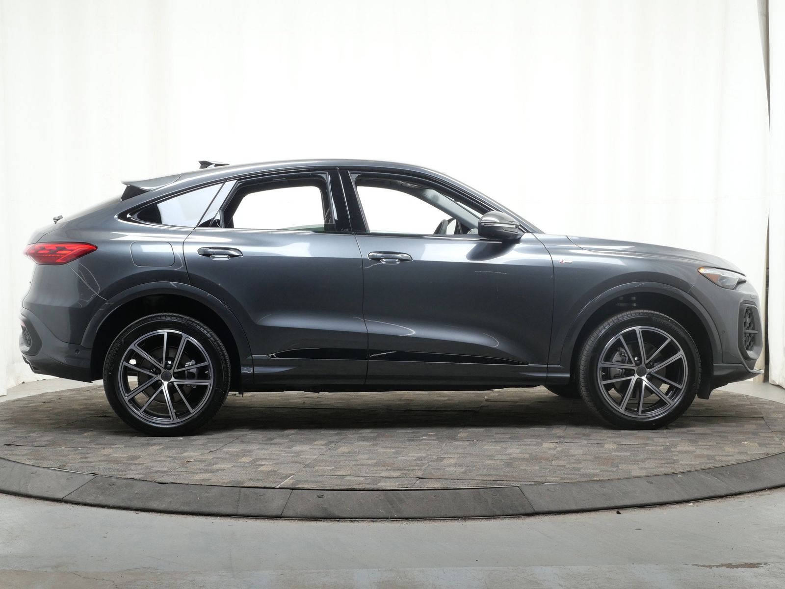 Thumbnail: 2026 Audi Q5 - 7