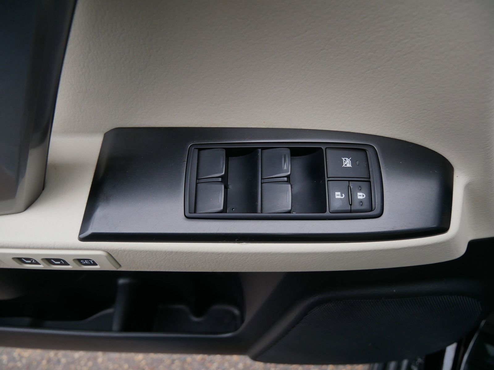 Thumbnail: 2022 Lexus GX - 15