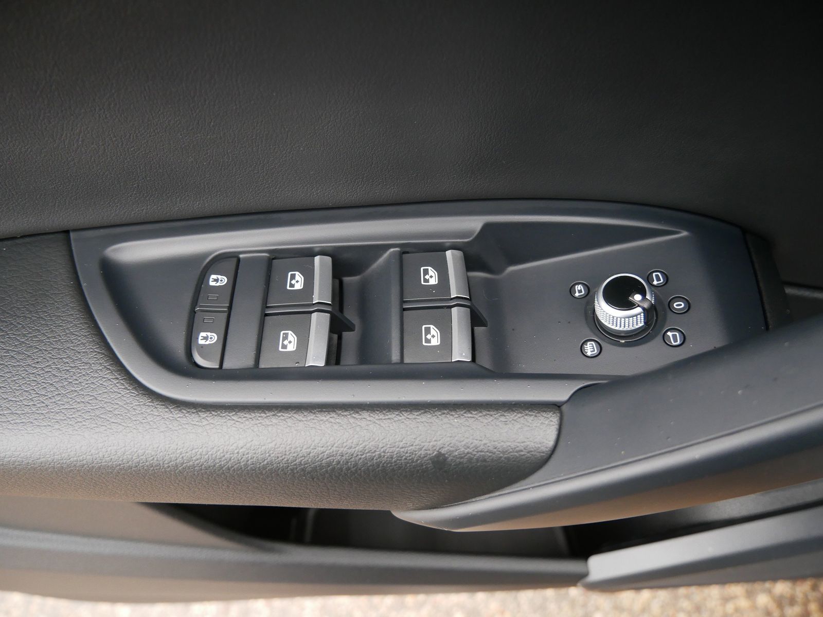 Thumbnail: 2023 Audi Q5 - 16