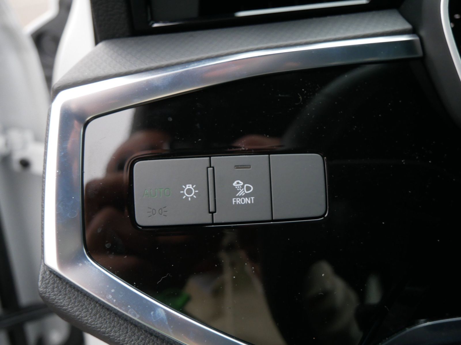 Thumbnail: 2025 Audi Q3 - 30