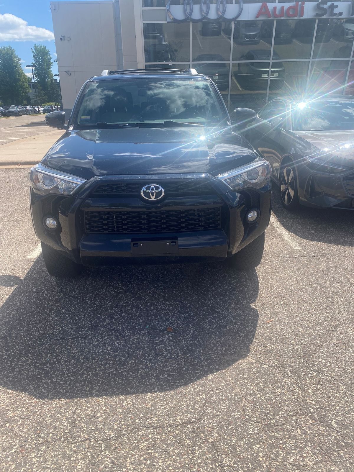 Thumbnail: 2015 Toyota 4Runner - 1