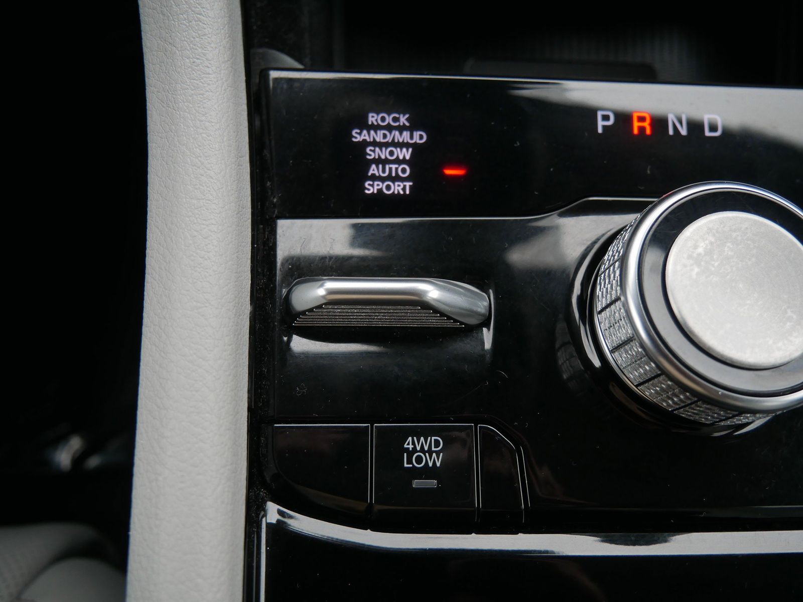 Thumbnail: 2022 Jeep Grand Cherokee - 25