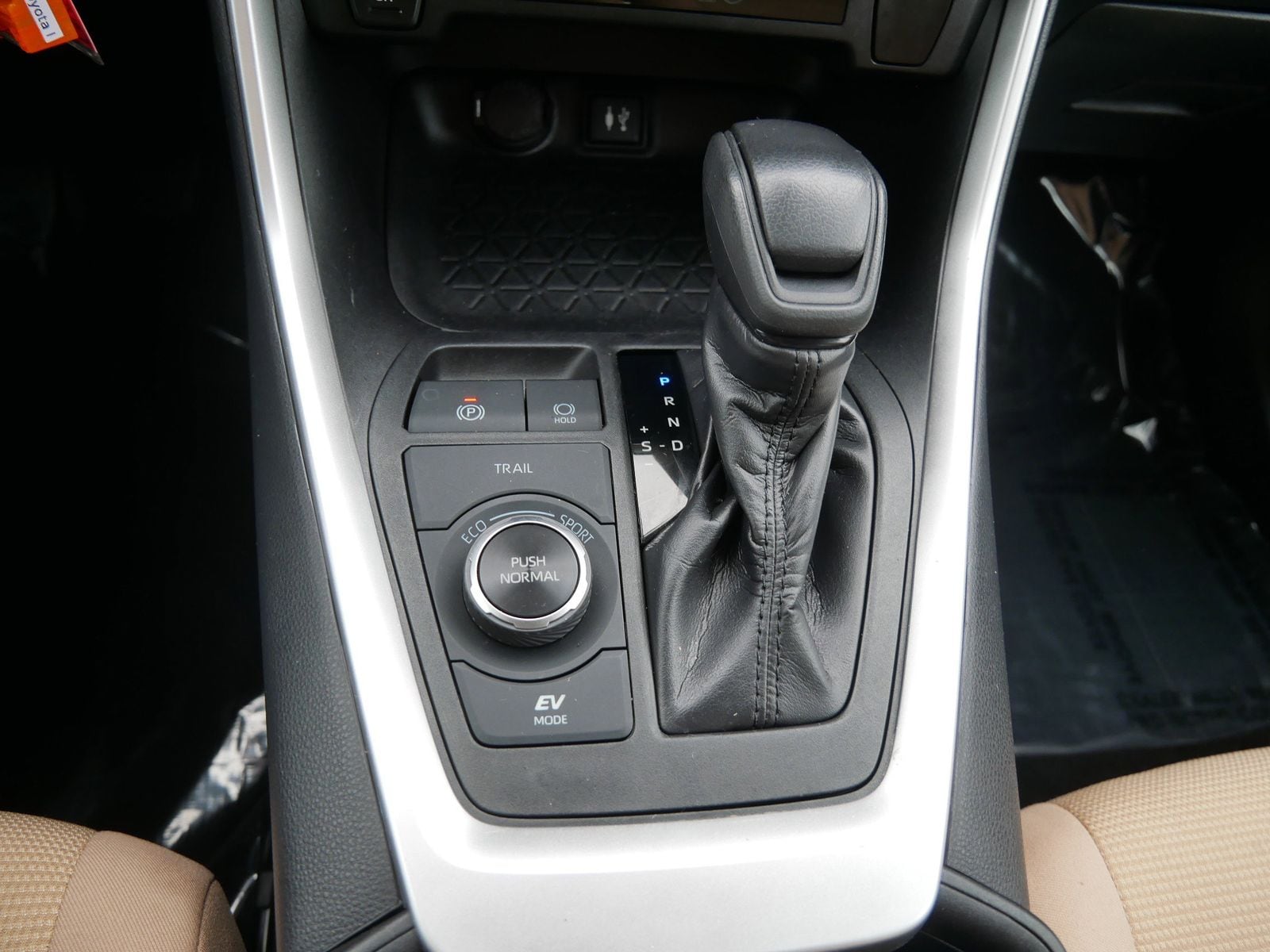 Thumbnail: 2019 Toyota RAV4 - 18