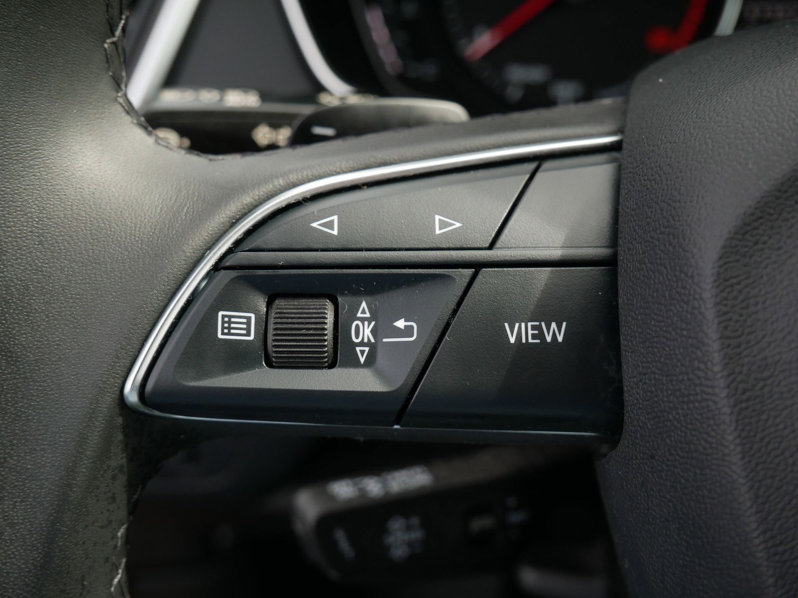 Thumbnail: 2024 Audi Q5 - 25