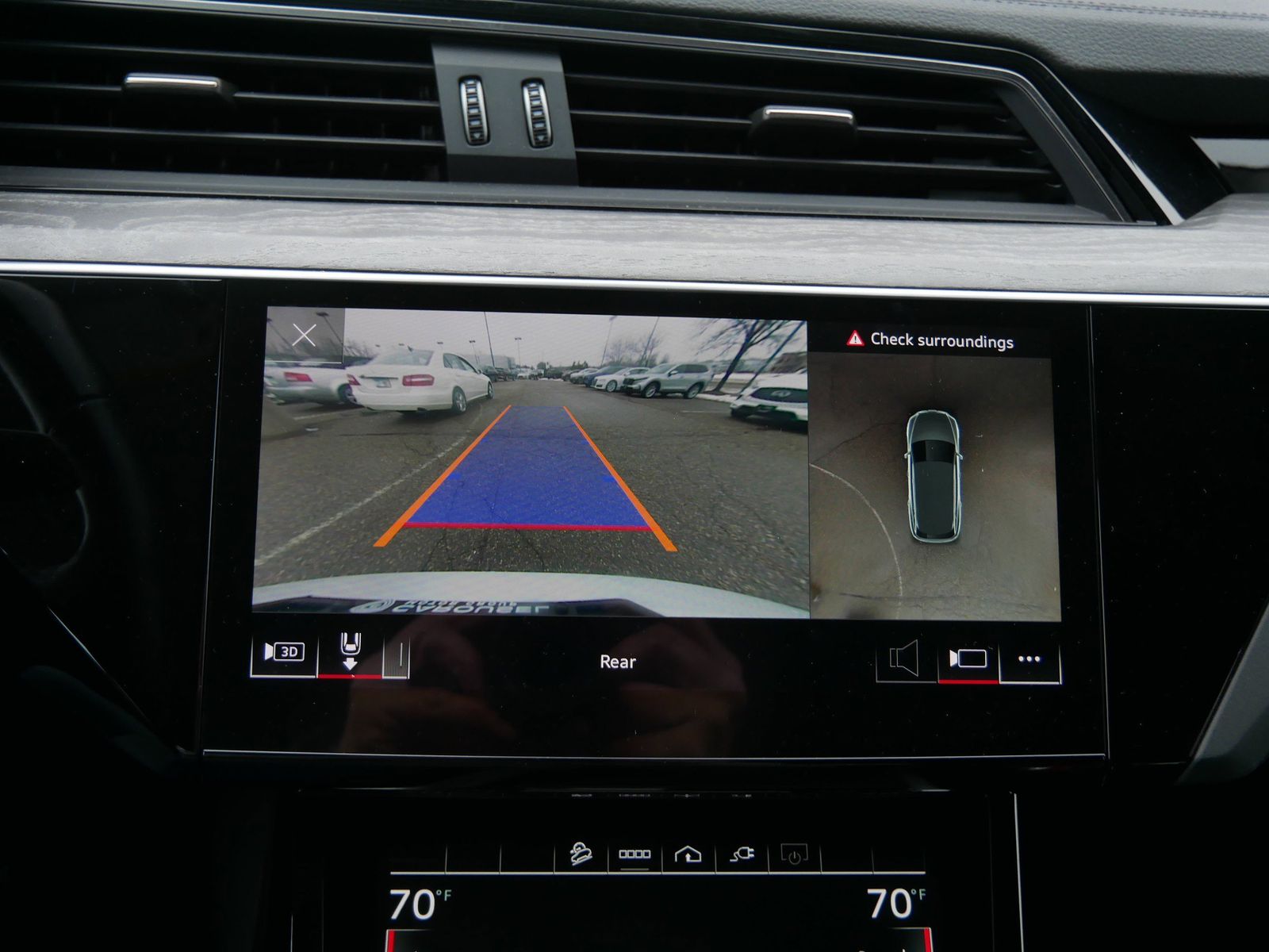 Thumbnail: 2024 Audi Q8 e-tron - 19