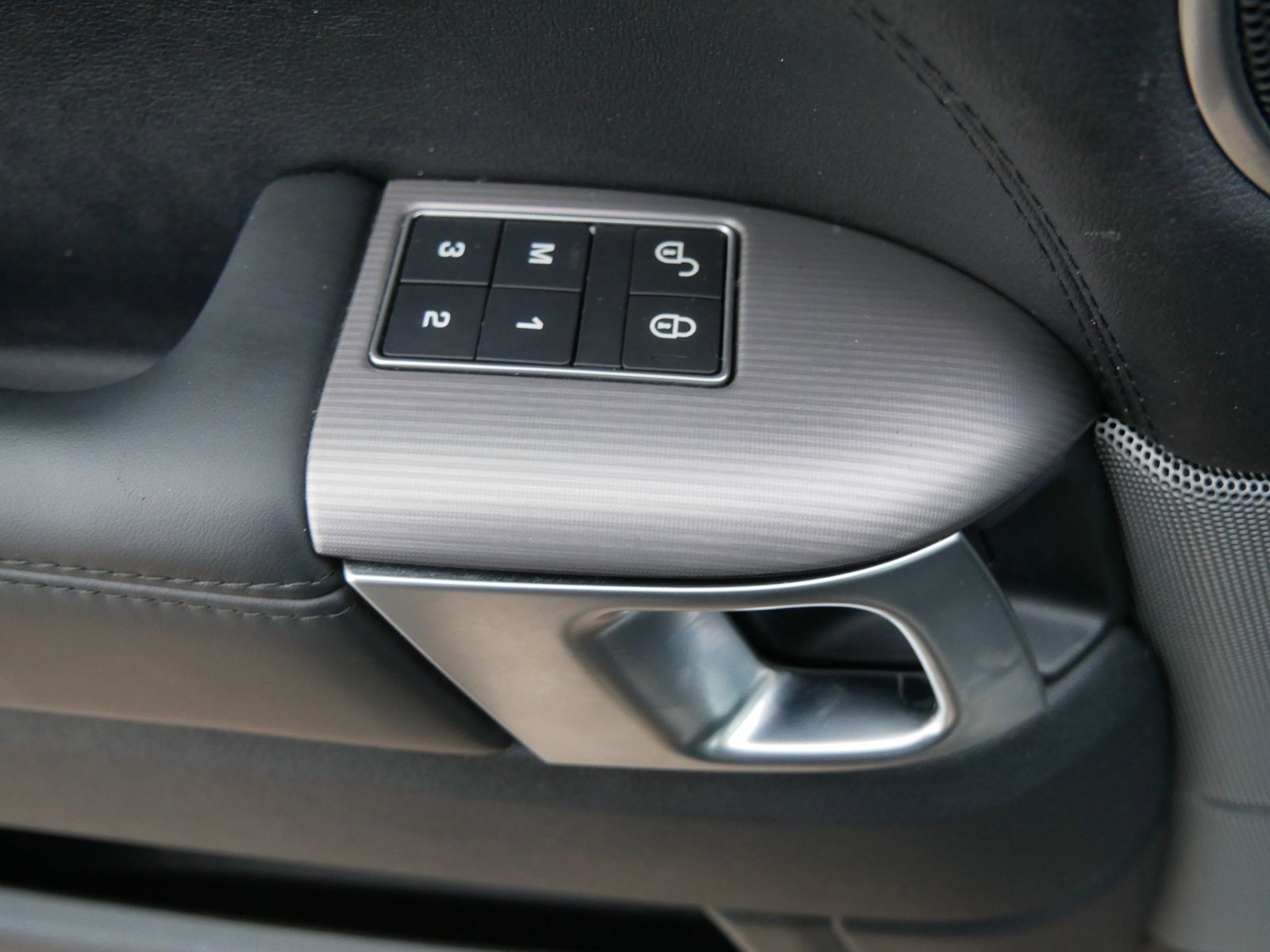 Thumbnail: 2018 Land Rover Range Rover Sport - 15