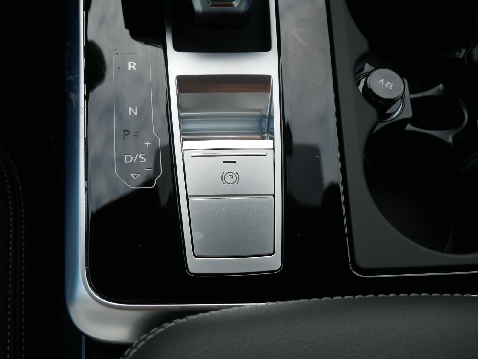 Thumbnail: 2026 Audi Q7 - 17