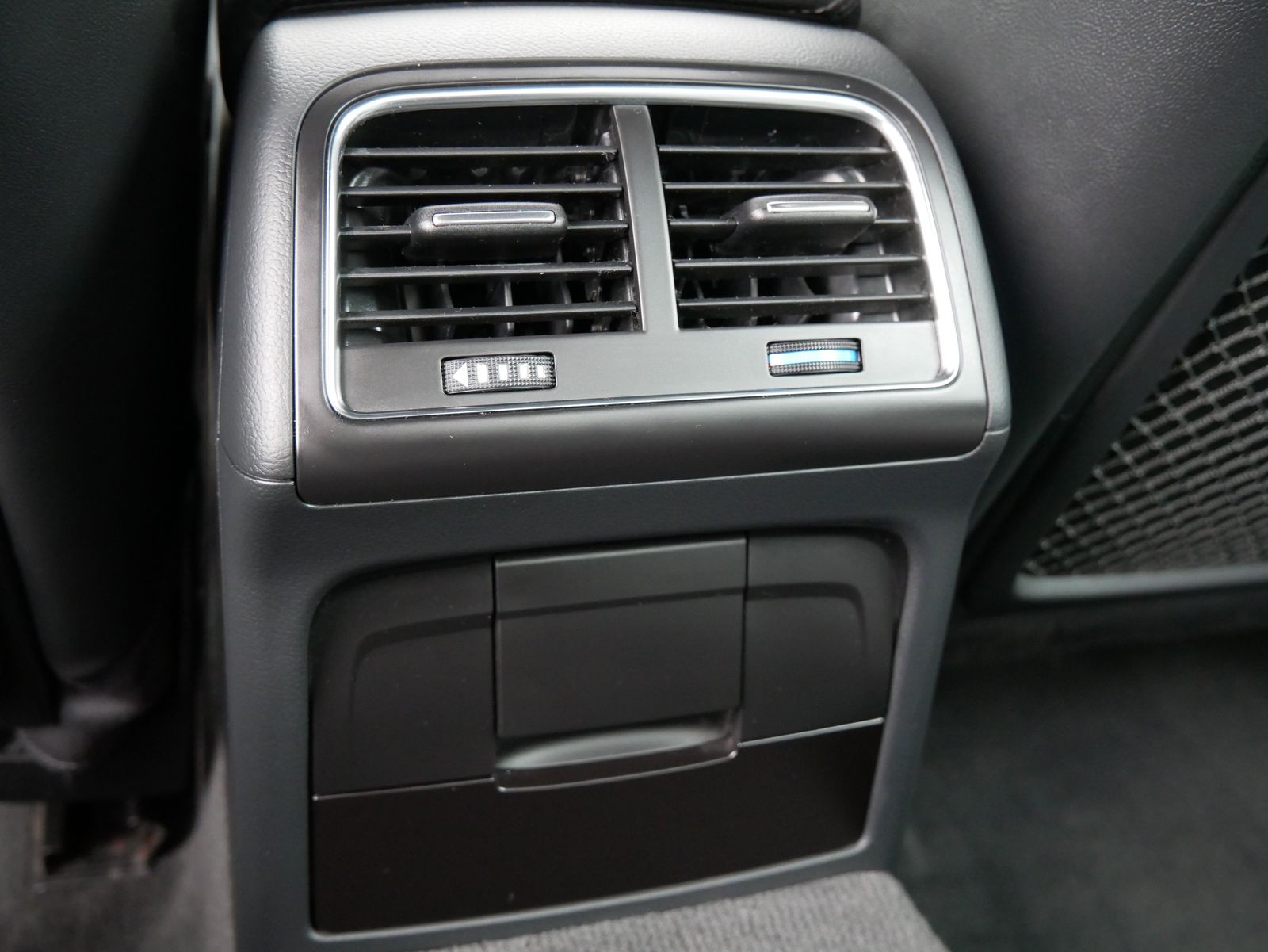 Thumbnail: 2012 Audi S4 - 15
