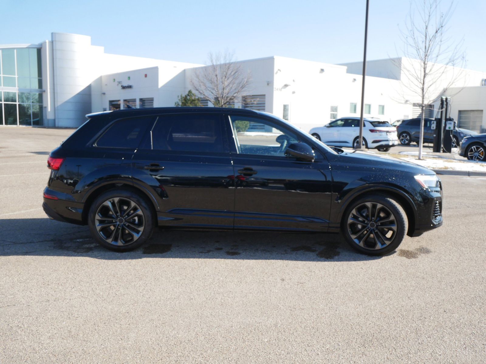 Thumbnail: 2026 Audi Q7 - 5