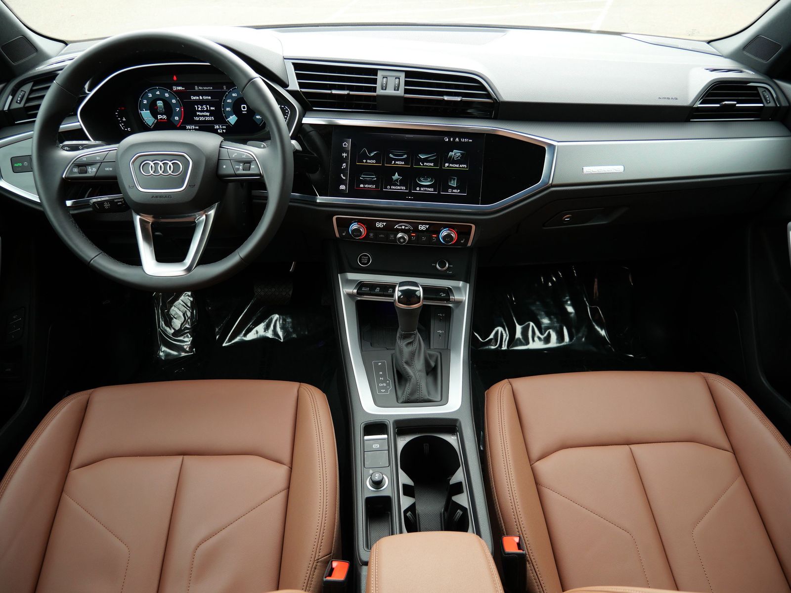 Thumbnail: 2025 Audi Q3 - 13