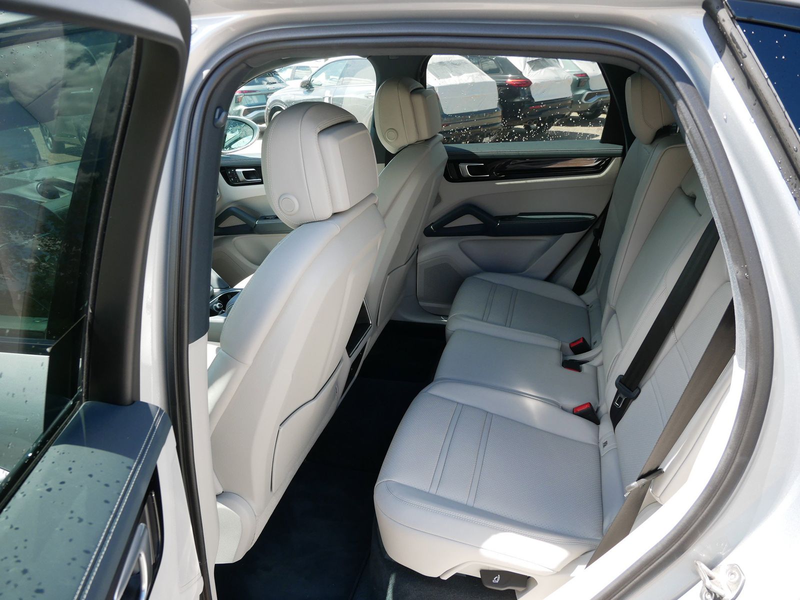 Thumbnail: 2023 Porsche Cayenne - 9