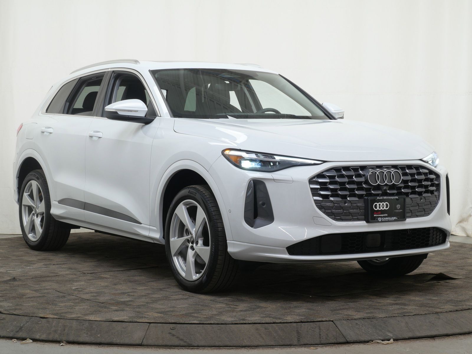 Thumbnail: 2025 Audi Q5 - 8