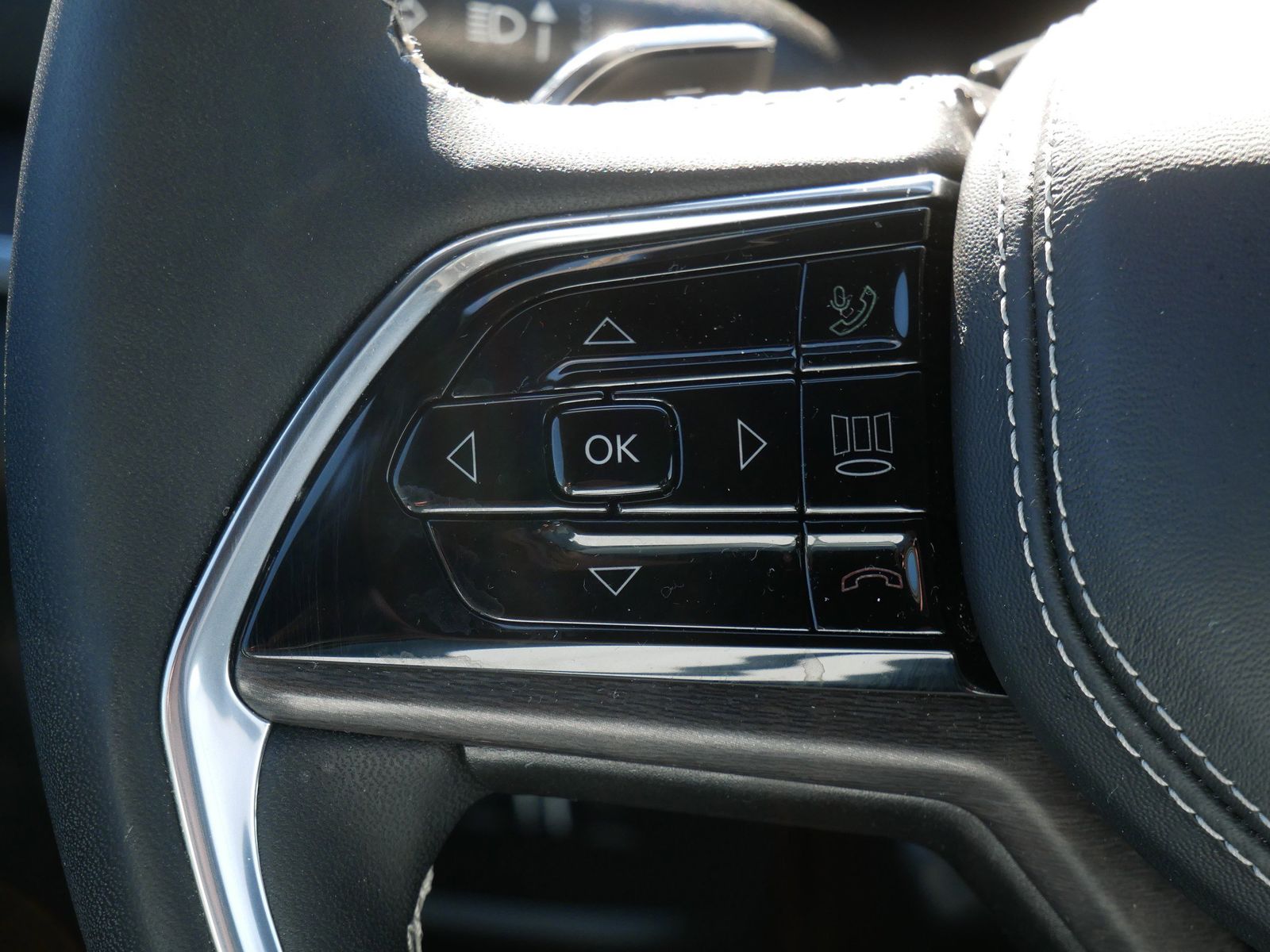 Thumbnail: 2023 Jeep Grand Cherokee L - 30