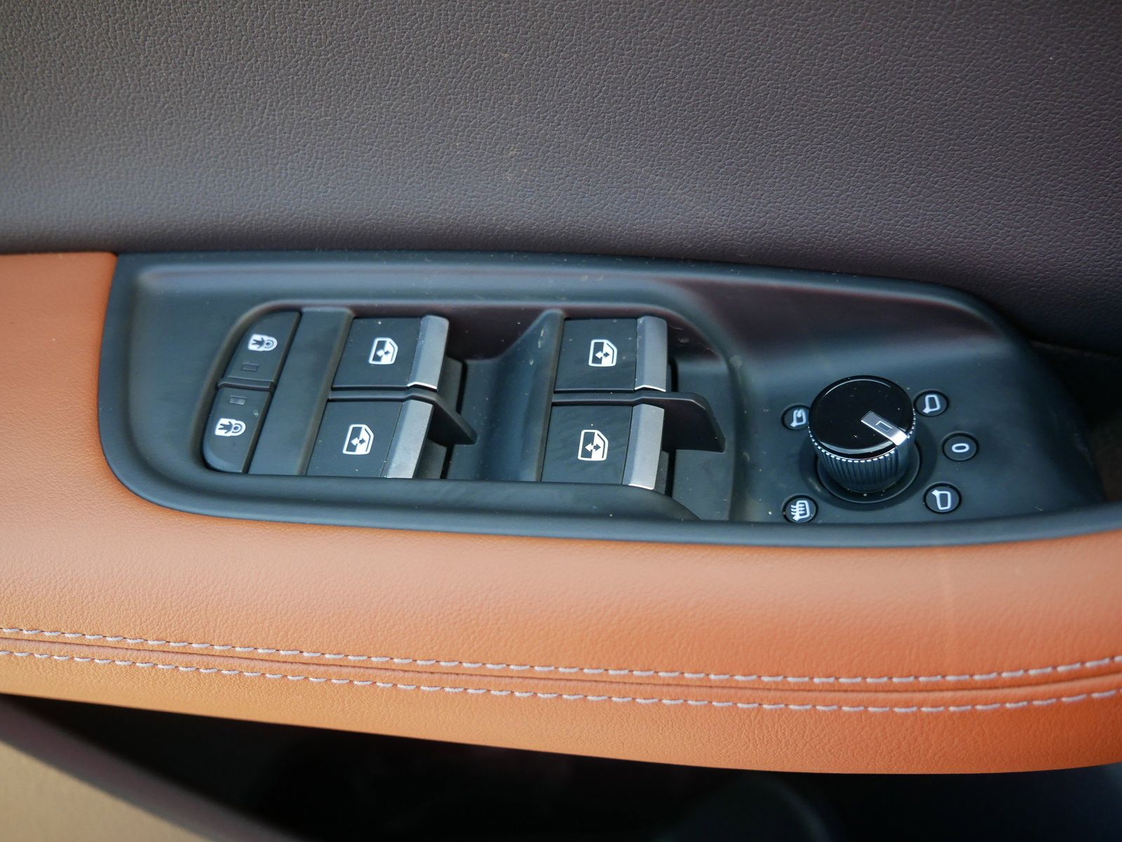 Thumbnail: 2026 Audi Q8 - 15