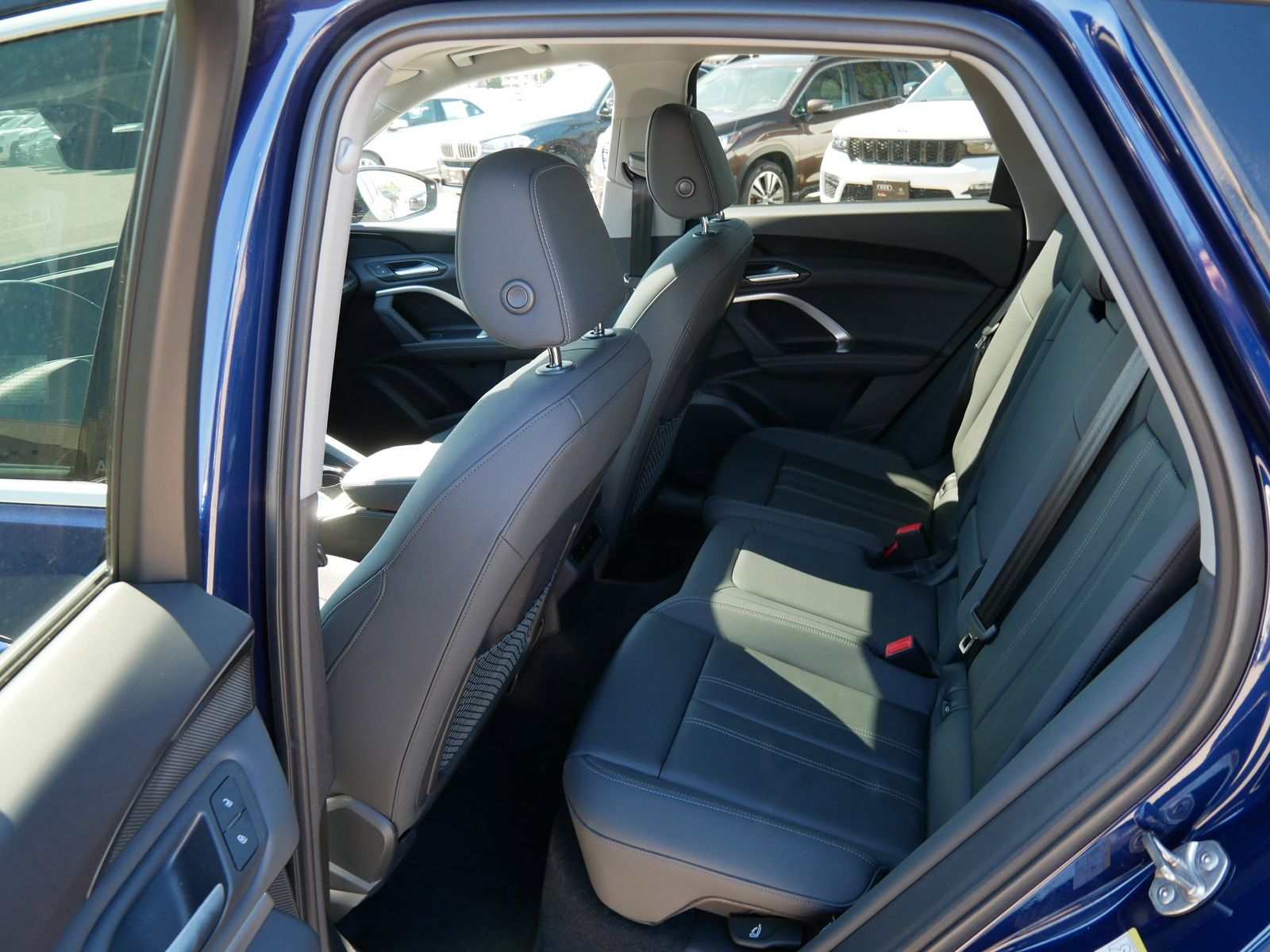 Thumbnail: 2025 Audi Q5 - 10