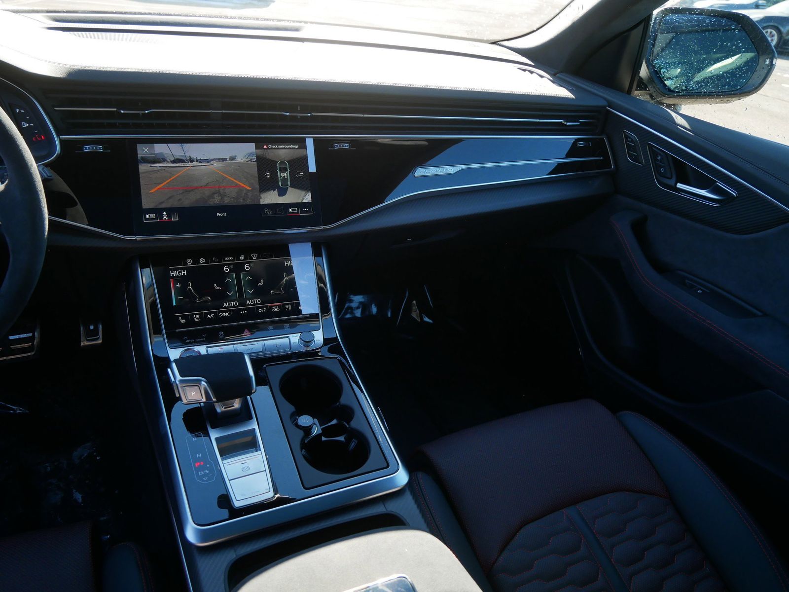 Thumbnail: 2026 Audi RS Q8 - 13