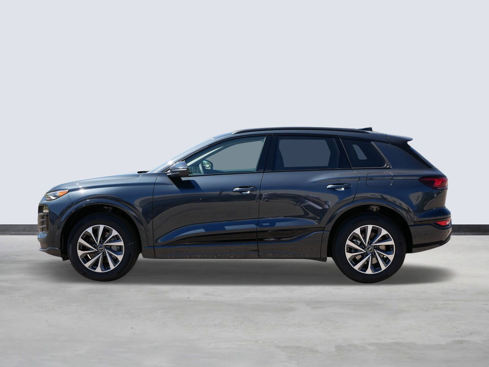 Thumbnail: 2025 Audi Q6 e-tron - 2