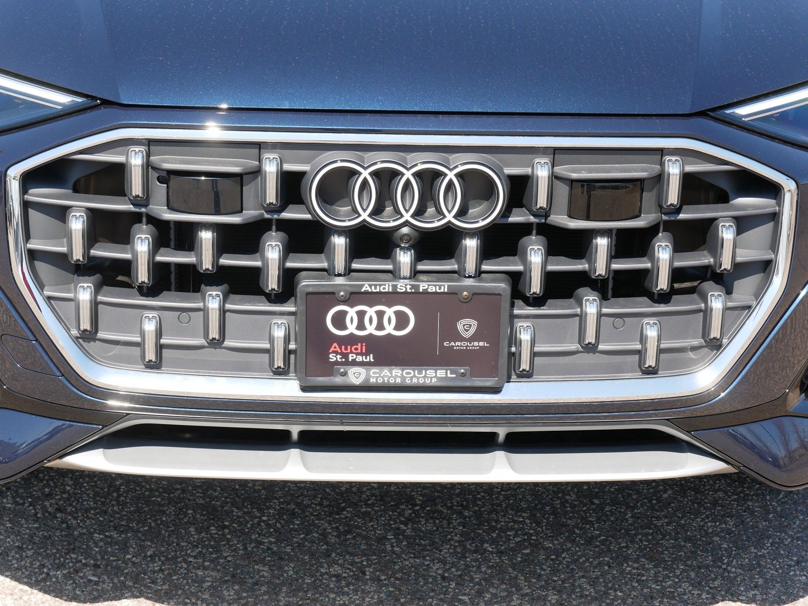 Thumbnail: 2026 Audi Q8 - 8