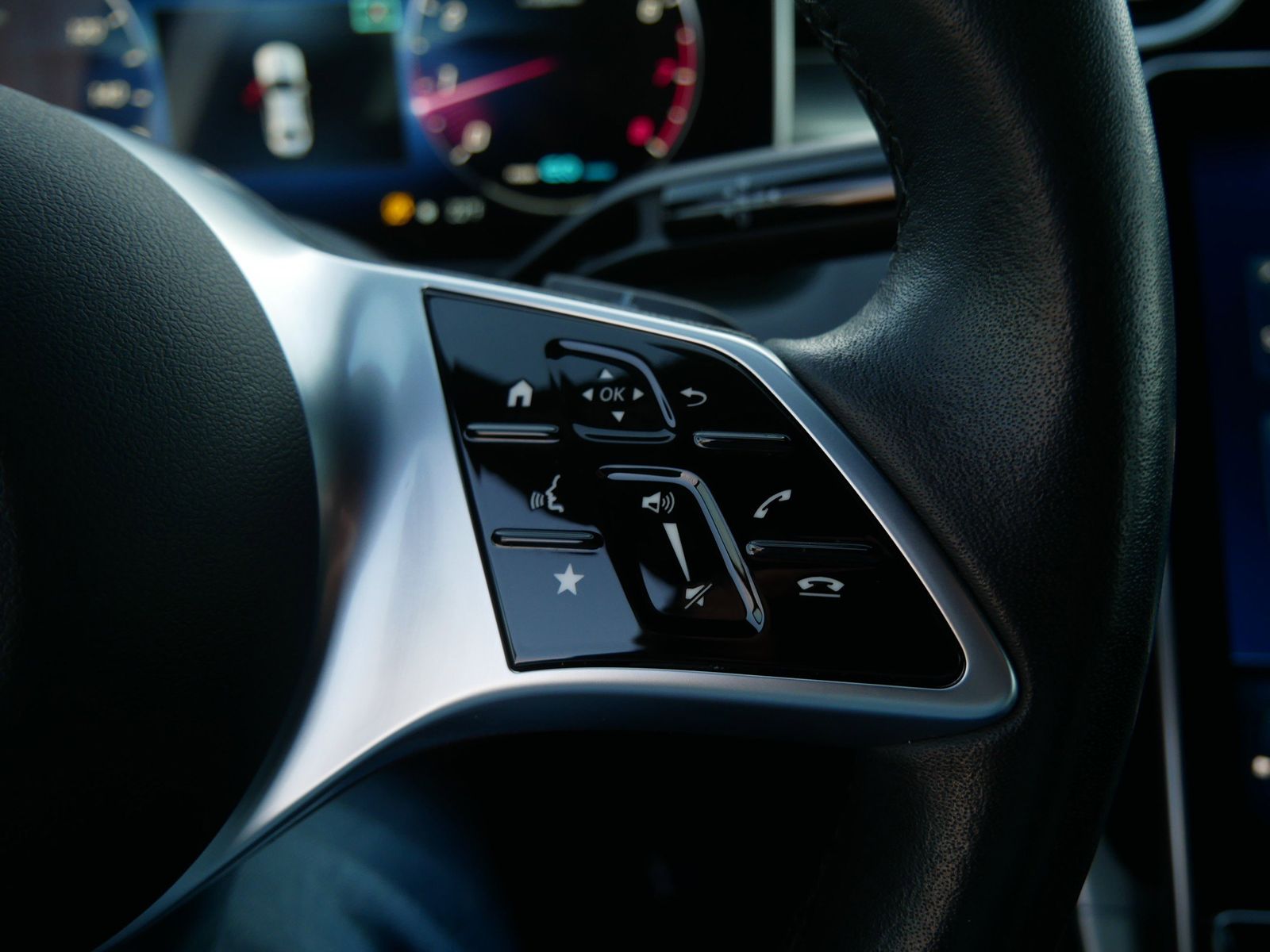 Thumbnail: 2022 Mercedes-Benz C-Class - 23