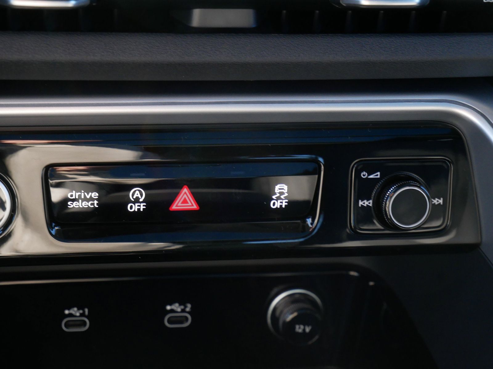 Thumbnail: 2025 Audi Q5 - 16