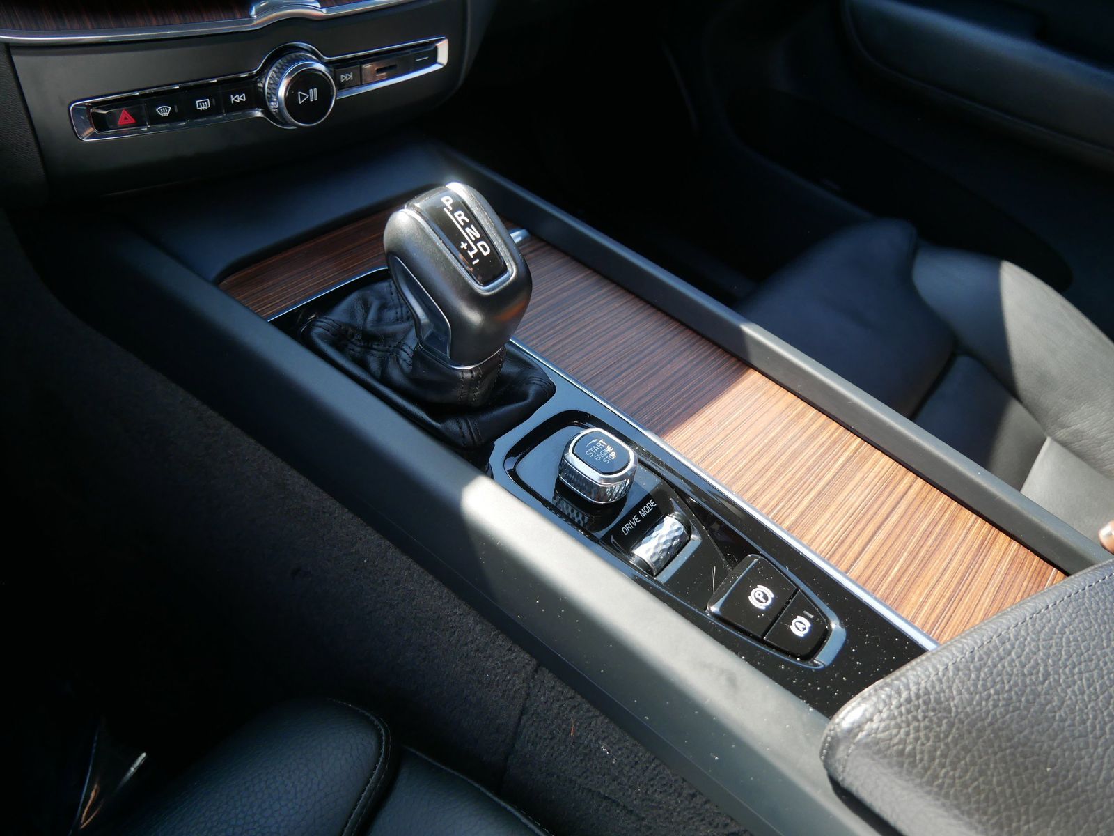 Thumbnail: 2019 Volvo XC60 - 22