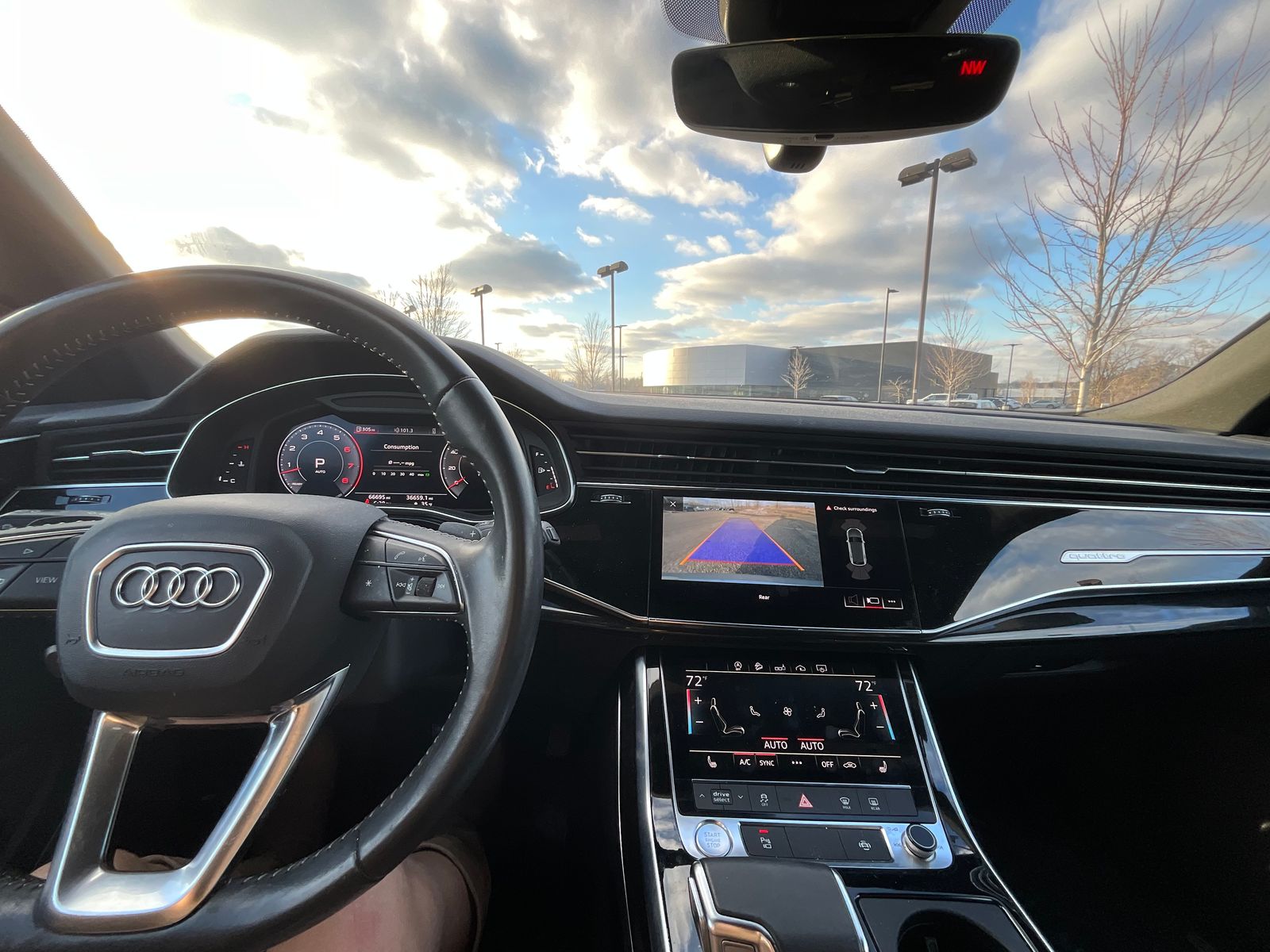 Thumbnail: 2020 Audi Q8 - 18