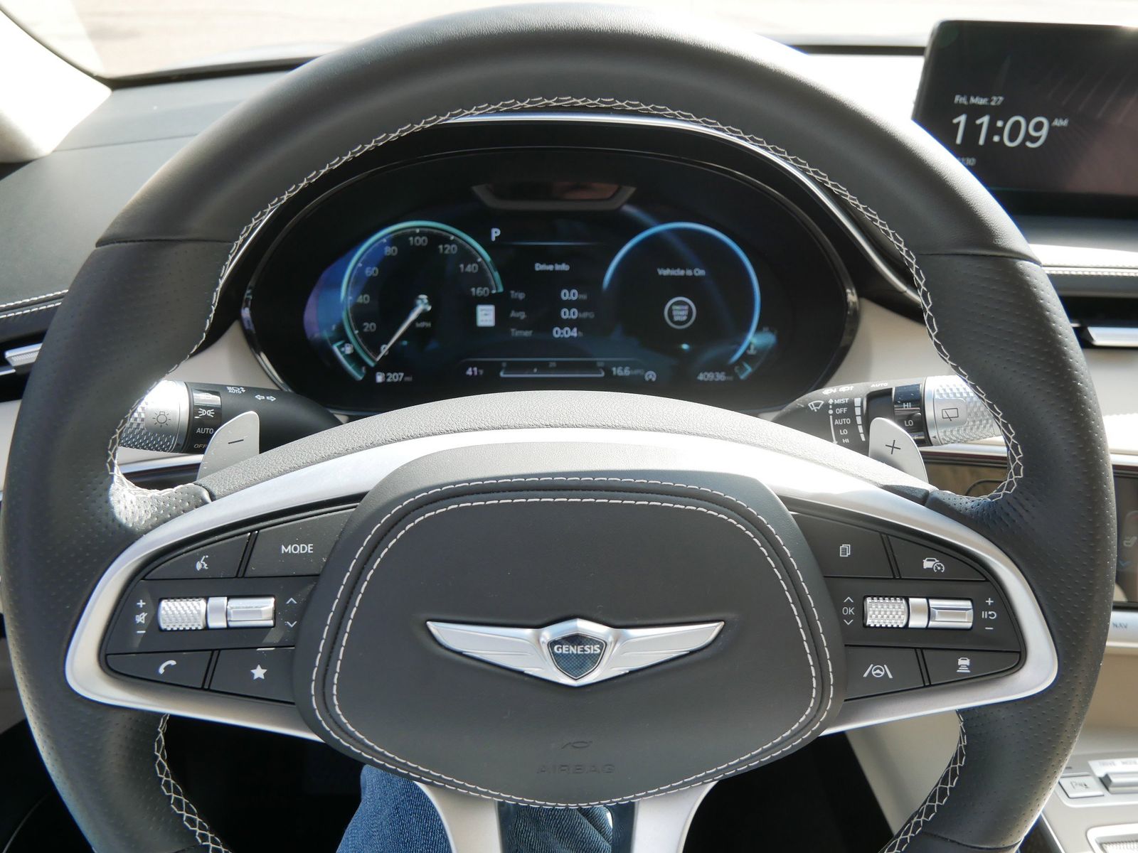 Thumbnail: 2023 Genesis GV70 - 25