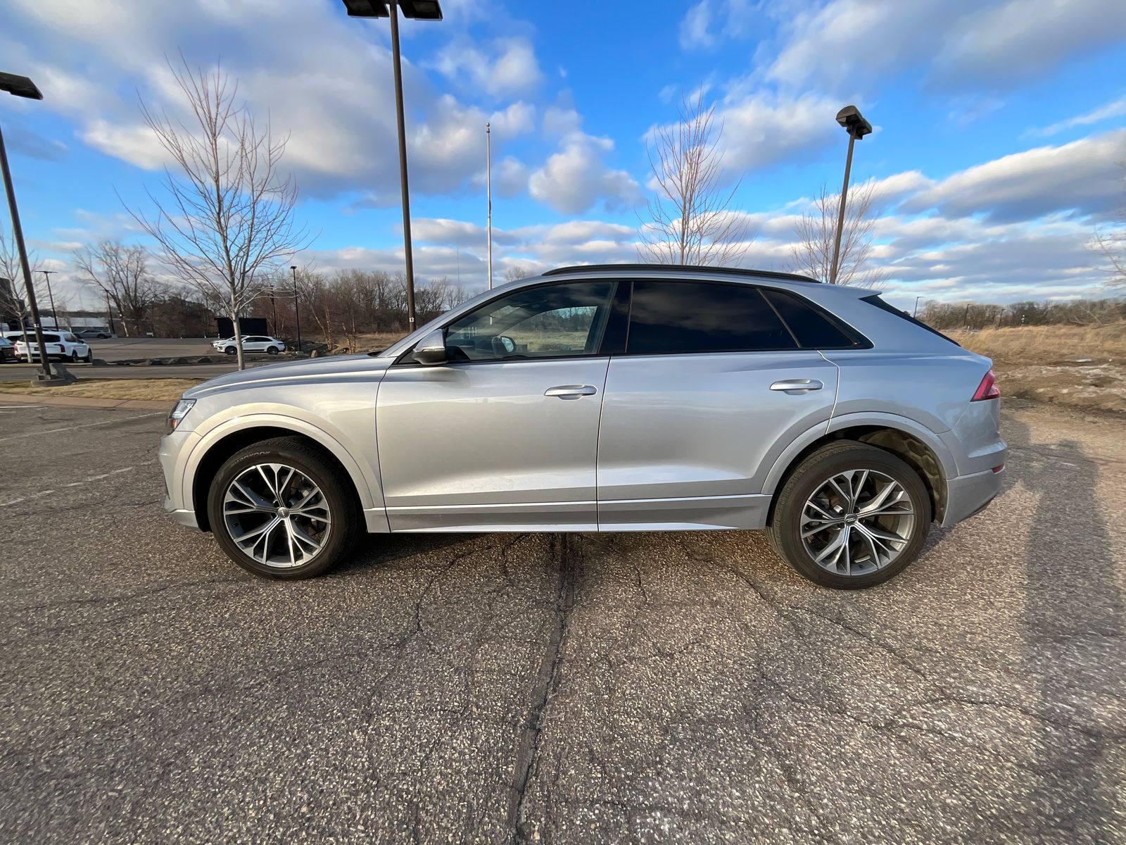 Thumbnail: 2020 Audi Q8 - 3