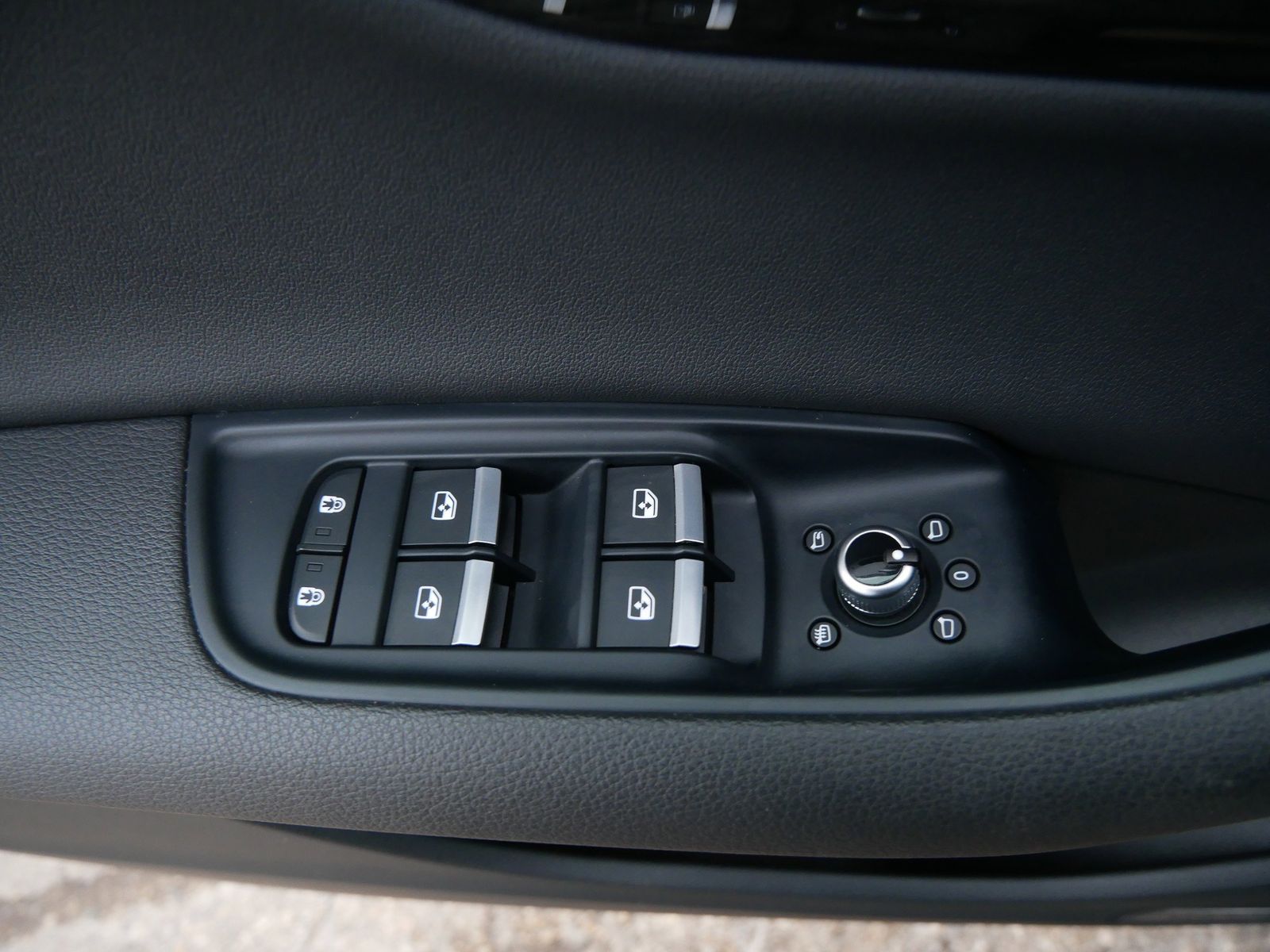 Thumbnail: 2021 Audi Q7 - 15