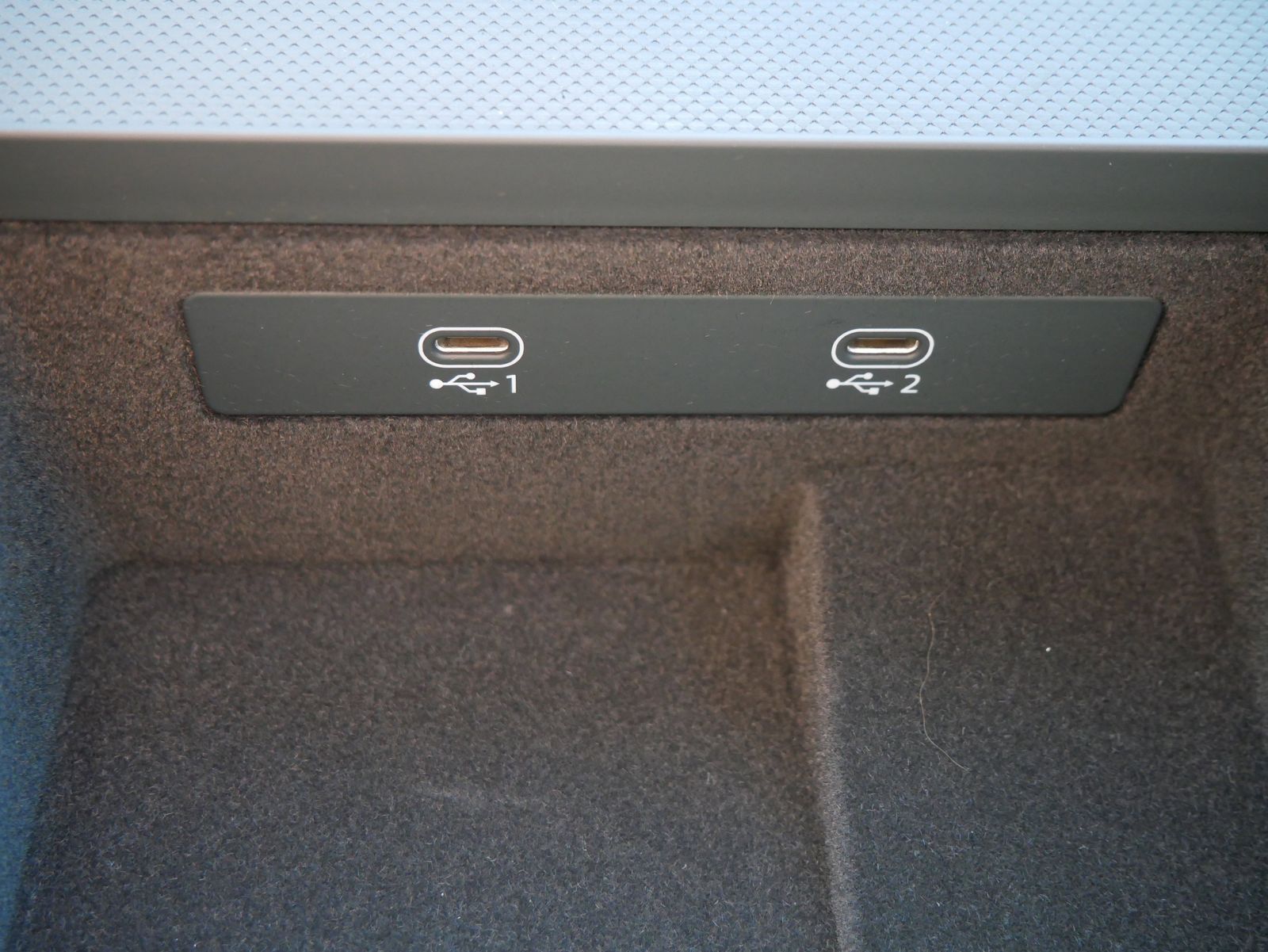 Thumbnail: 2026 Audi Q8 - 15