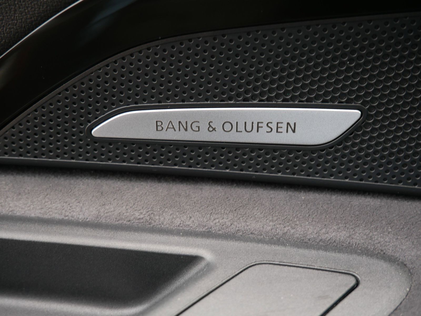 Thumbnail: 2025 Audi SQ5 - 28