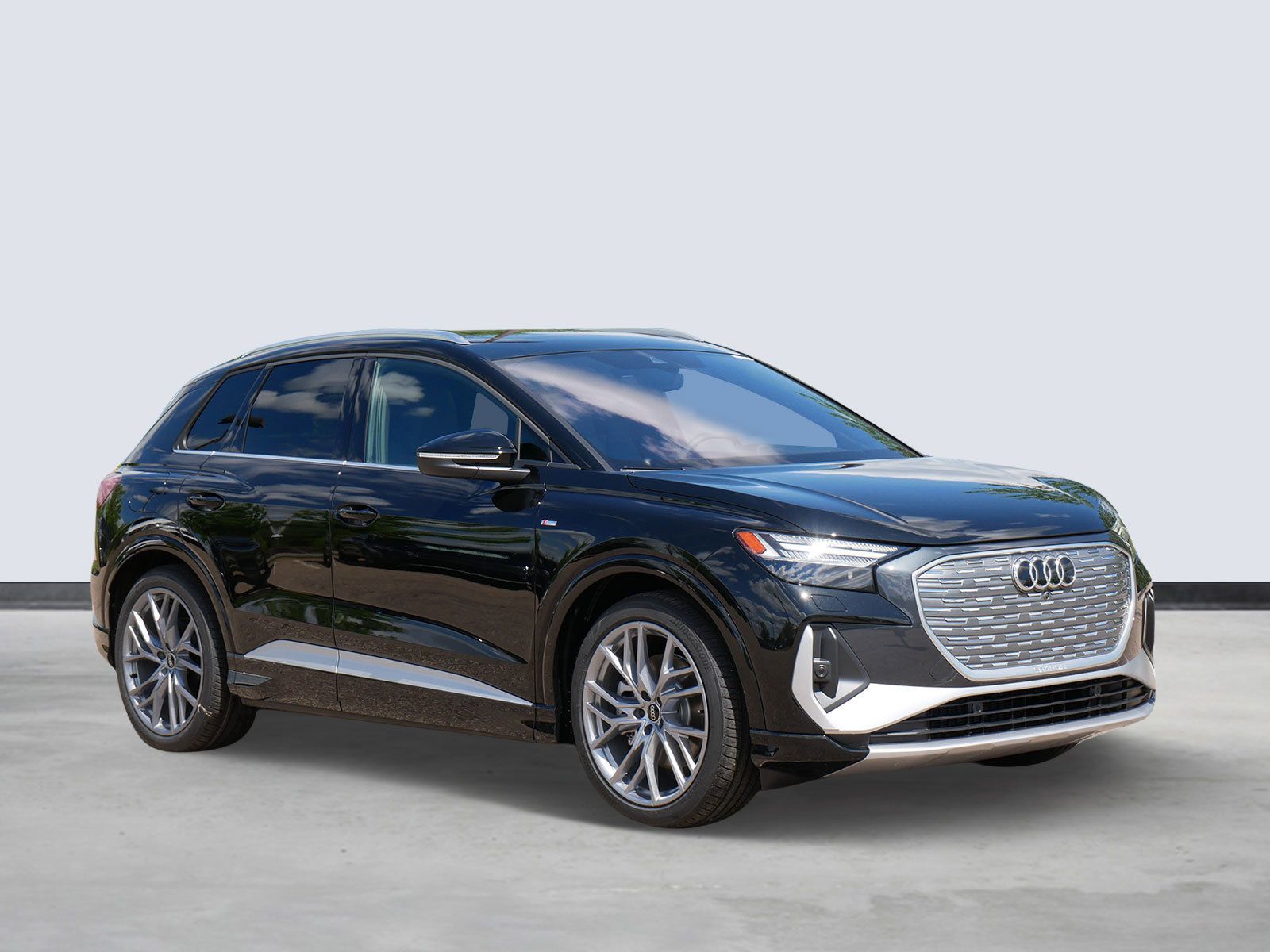 Thumbnail: 2025 Audi Q4 e-tron - 6