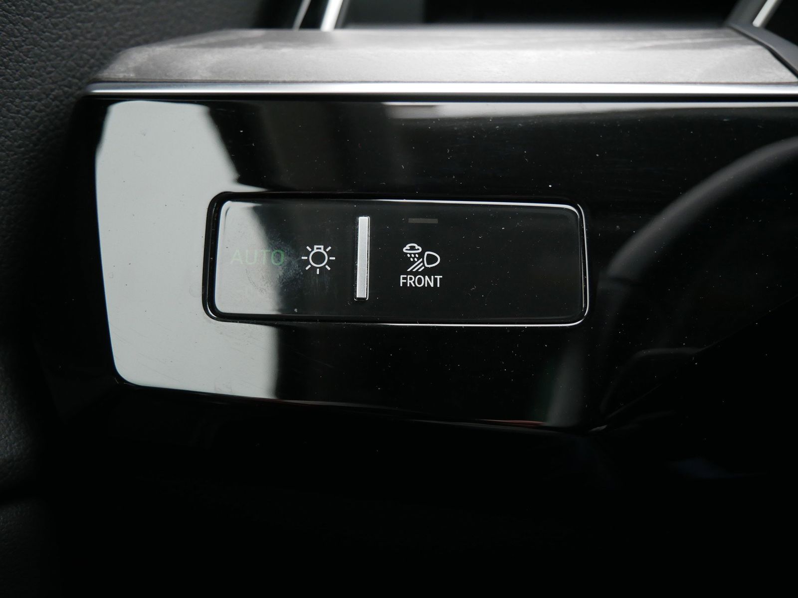 Thumbnail: 2024 Audi Q8 e-tron - 29