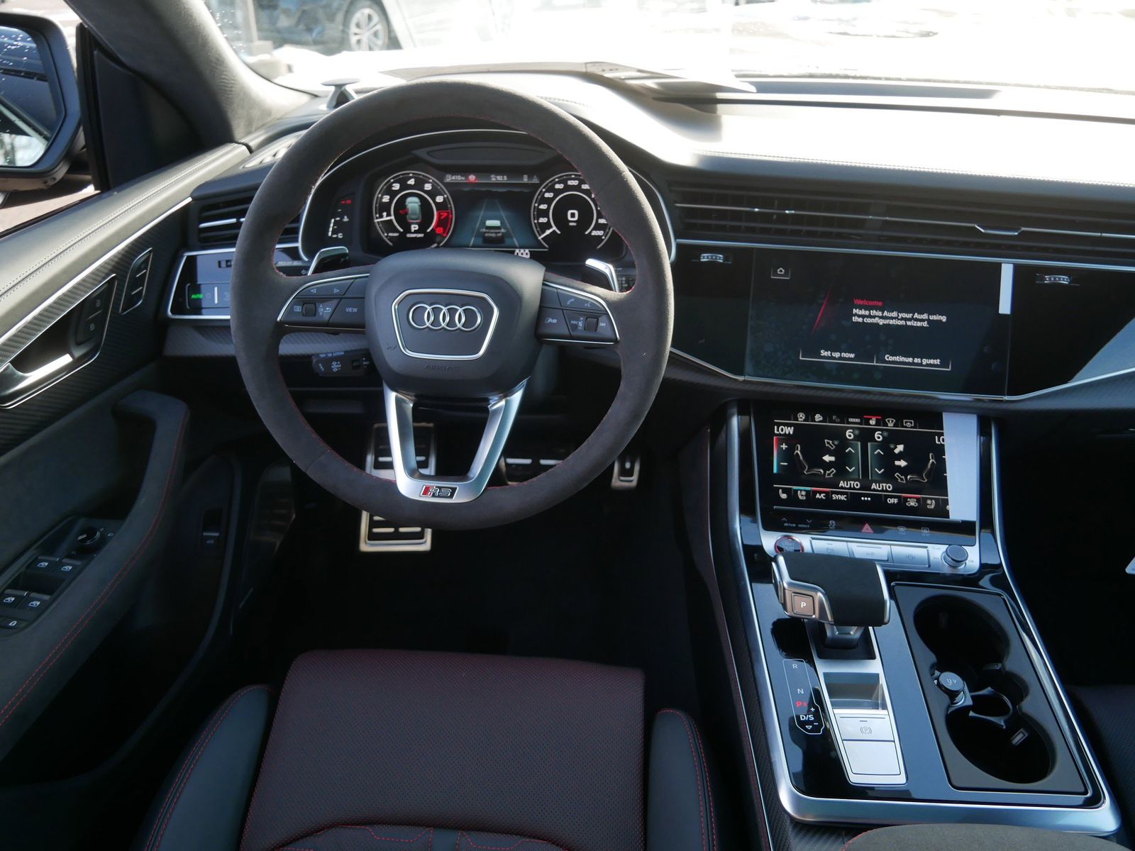 Thumbnail: 2026 Audi RS Q8 - 12