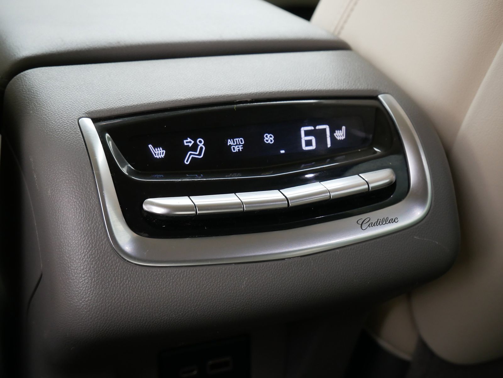 Thumbnail: 2021 Cadillac XT6 - 15
