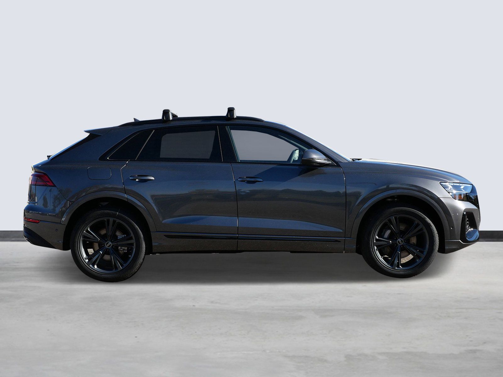 Thumbnail: 2026 Audi Q8 - 5