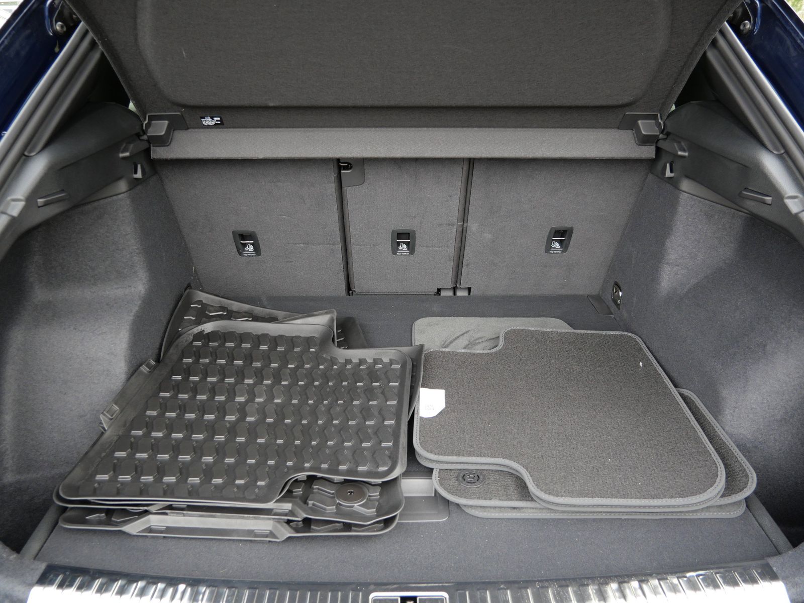 Thumbnail: 2025 Audi Q3 - 10