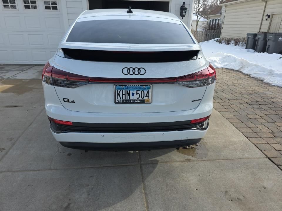Thumbnail: 2023 Audi Q4 e-tron - 12
