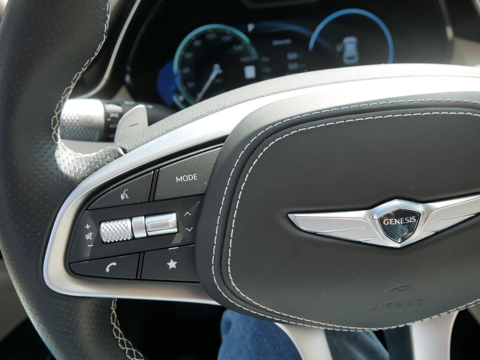 Thumbnail: 2023 Genesis GV70 - 27