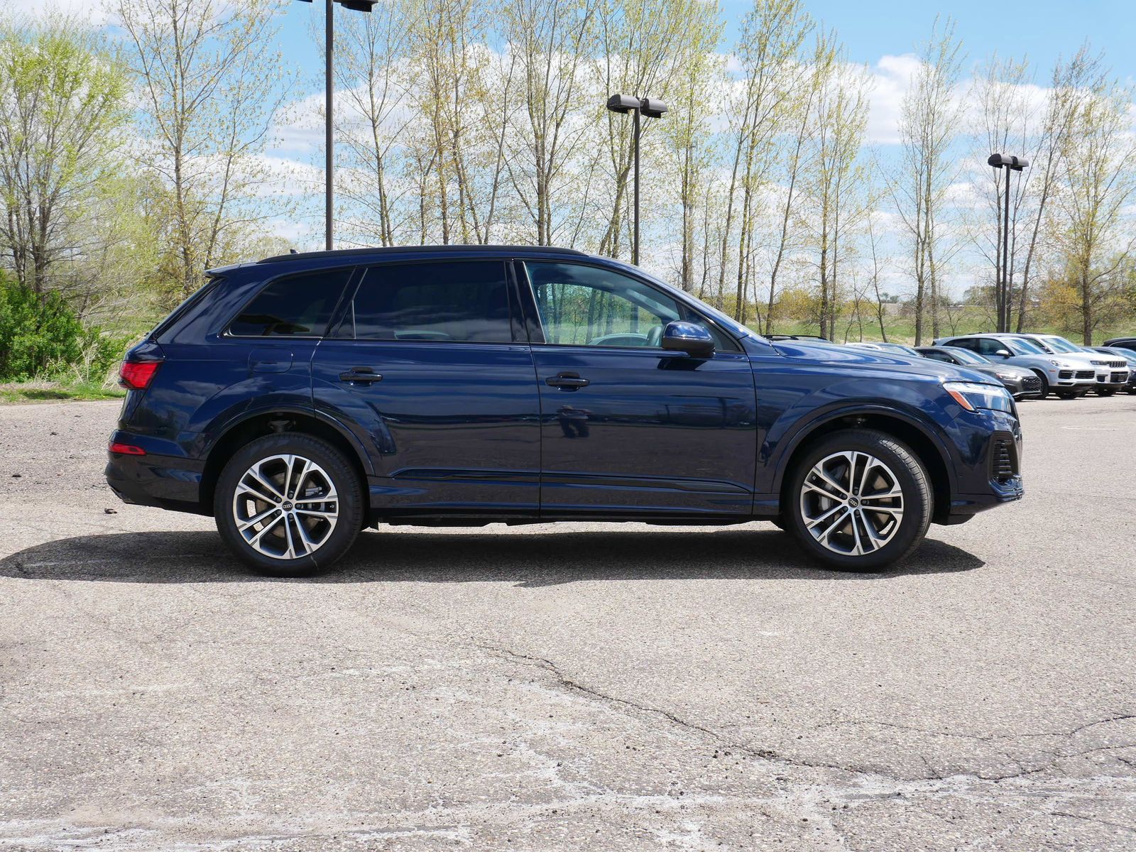 Thumbnail: 2026 Audi Q7 - 3