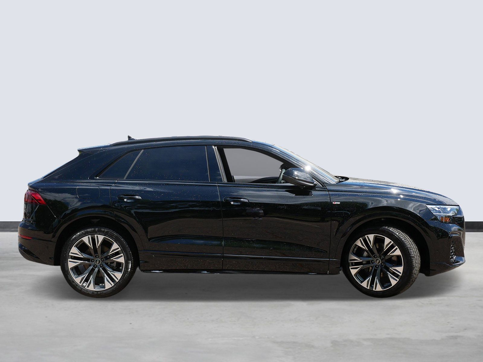 Thumbnail: 2026 Audi Q8 - 5