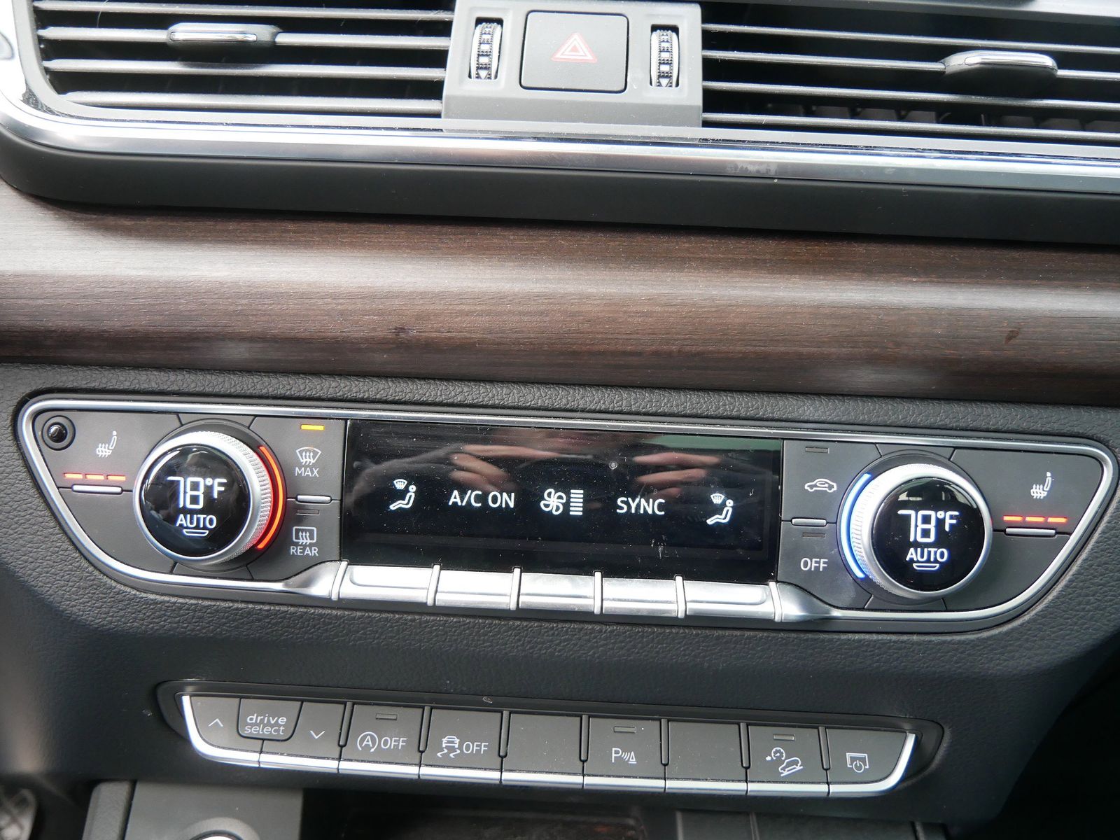 Thumbnail: 2023 Audi Q5 - 8