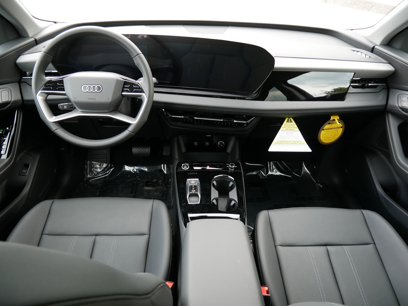 Thumbnail: 2025 Audi Q6 e-tron - 10