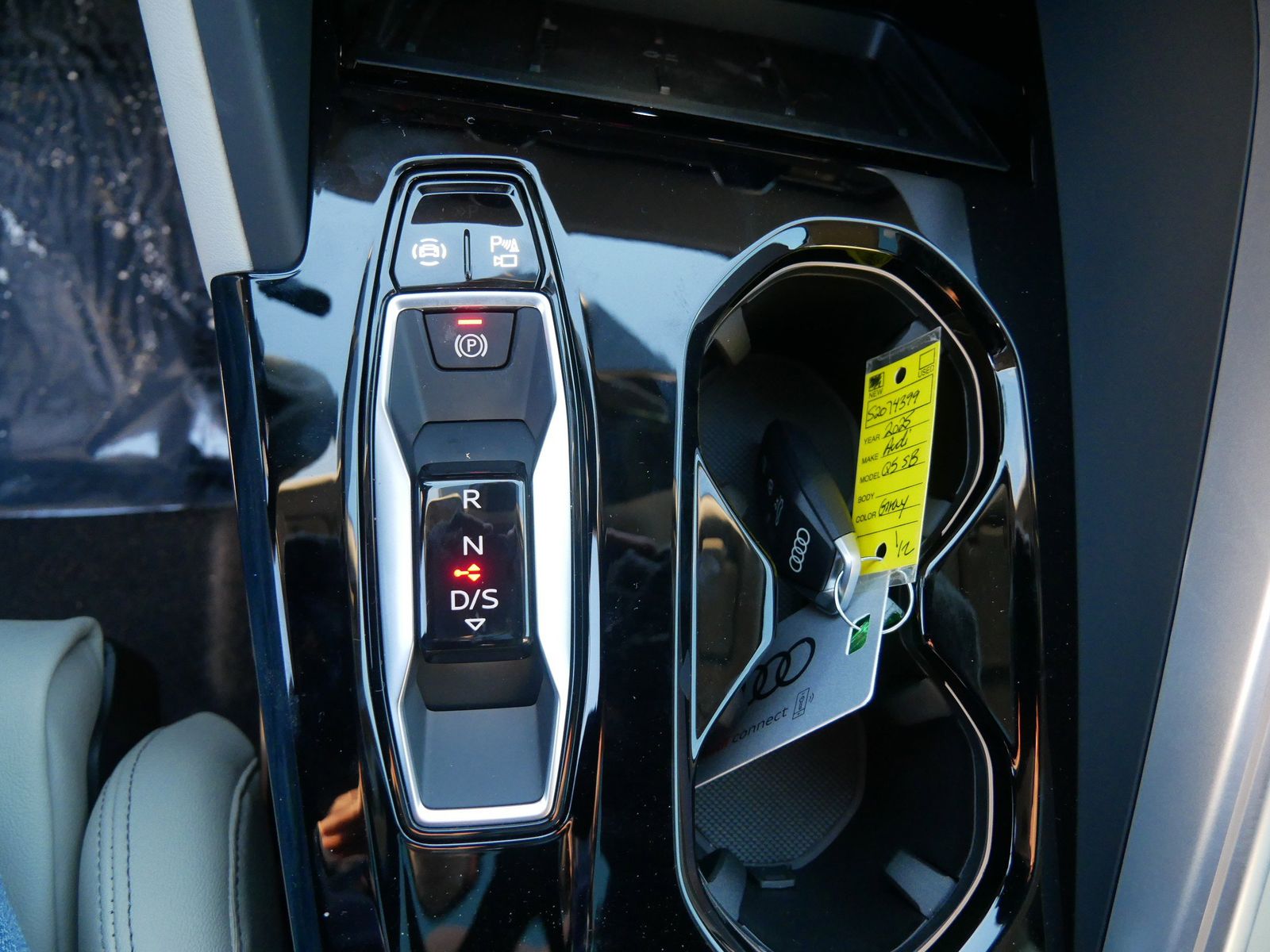 Thumbnail: 2025 Audi Q5 - 16